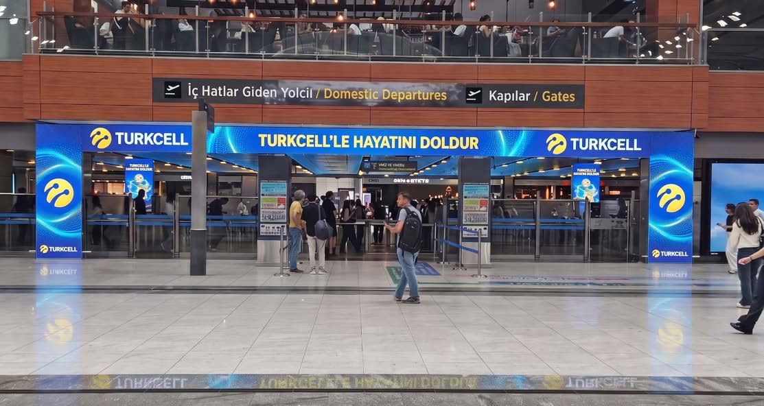 İÇ HATLAR GİDEN YOLCU CHECK - IN POLİS KONTROL ÖNÜ advertising view 2