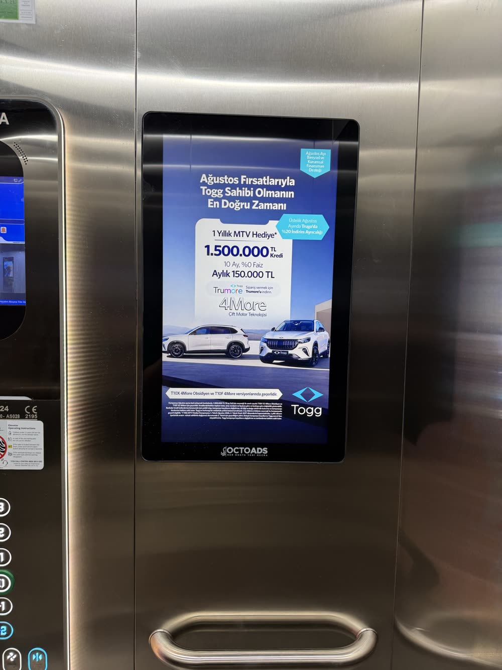 OctoAds Konut Asansör Dijital Ekran Ağı advertising view 2