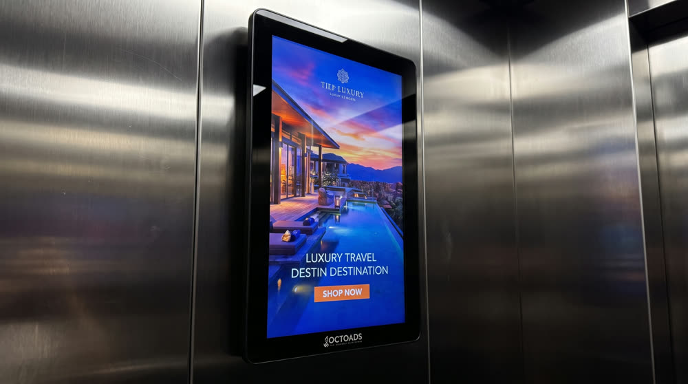 OctoAds Konut Asansör Dijital Ekran Ağı advertising view 5