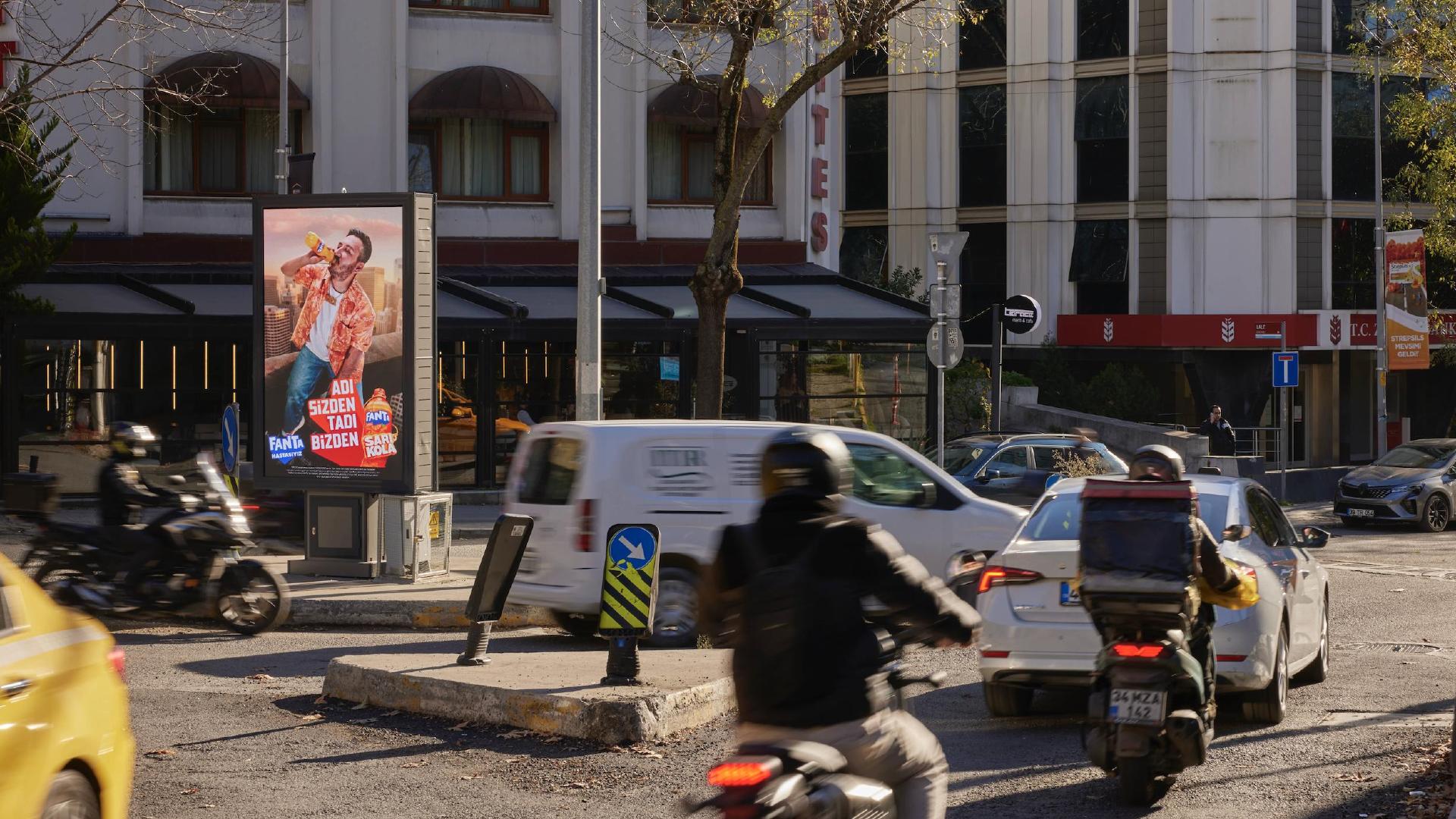 Rubicon İstanbul Beşiktaş Dijital OOH Network advertising view 4